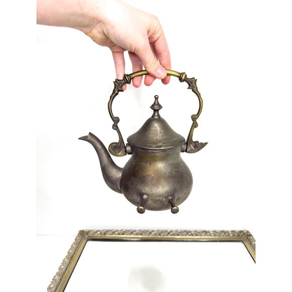 Vintage Solid Brass Coffee / Tea / Water Kettle Thick Teapot with Four Legs to r - Picture 1 of 9